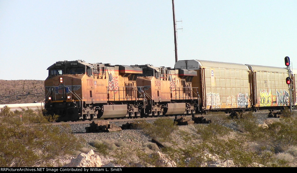 WB Unit Vehicular Flat Car Frt at Erie NV -3